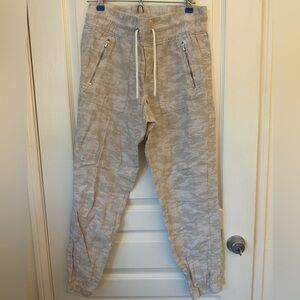 Athleta Camo Linen Joggers- never worn!
